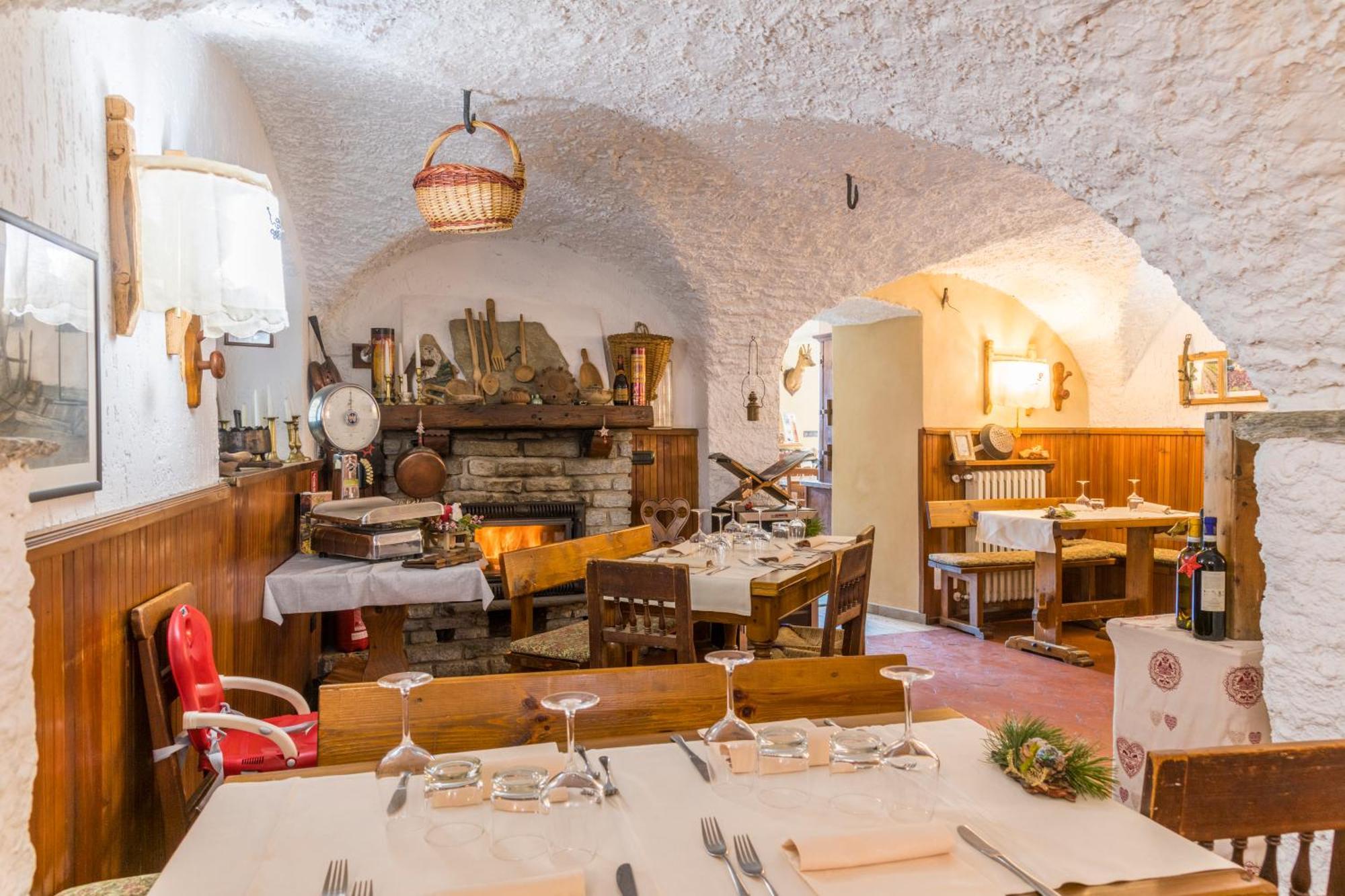 La Placette - Albergo Diffuso E Trattoria Usseaux Zewnętrze zdjęcie