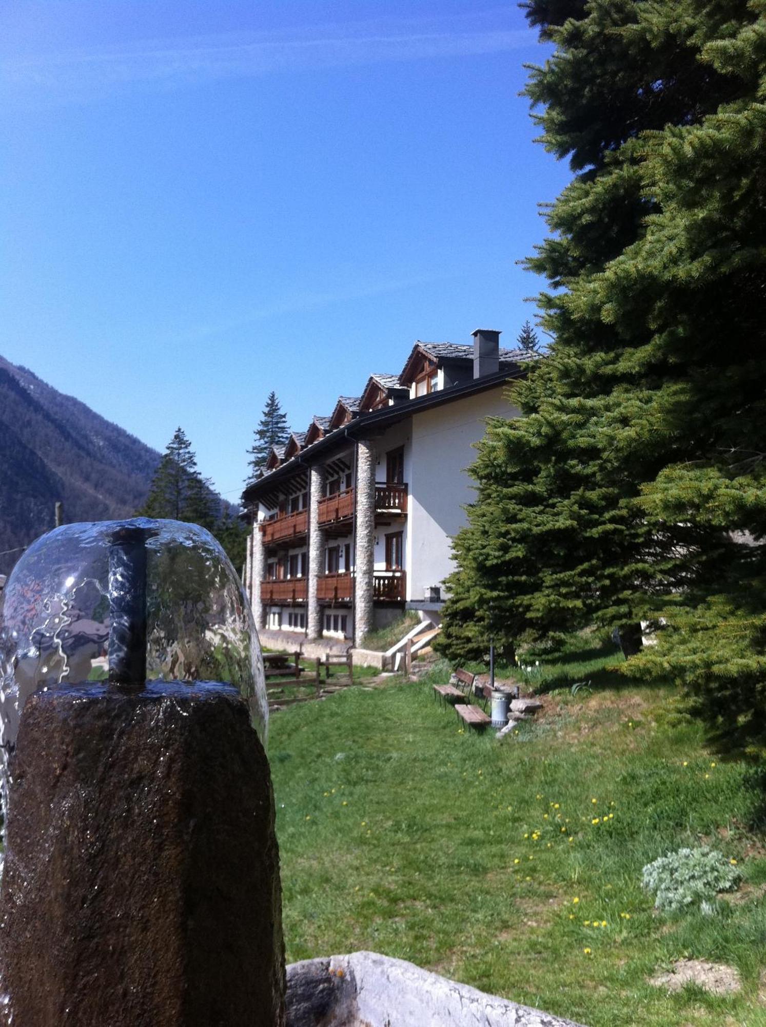La Placette - Albergo Diffuso E Trattoria Usseaux Zewnętrze zdjęcie